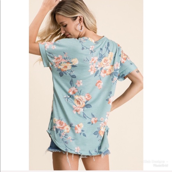 😊🌸LAST 1! Super Soft Mint Floral Top! - Picture 4 of 5